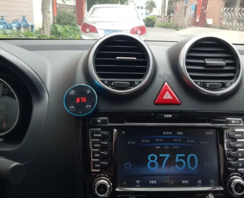 Bezmaksas piegāde trokšņa slāpēšanas AUX & FM Bluetooth automašīnas komplektu, FM Raidītāju, bluetooth brīvroku automašīnas komplekts smarpthone