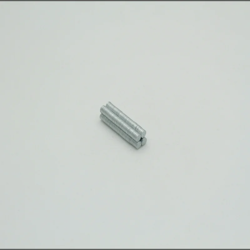 50/100/200 gab Spēcīgu disku retzemju Neodīma Magnēts, D3x0.6mm, ar Cinka pārklājumu NdFeB Magnēts ,Mājas Rotājumi, Ledusskapis,tiny magnēts