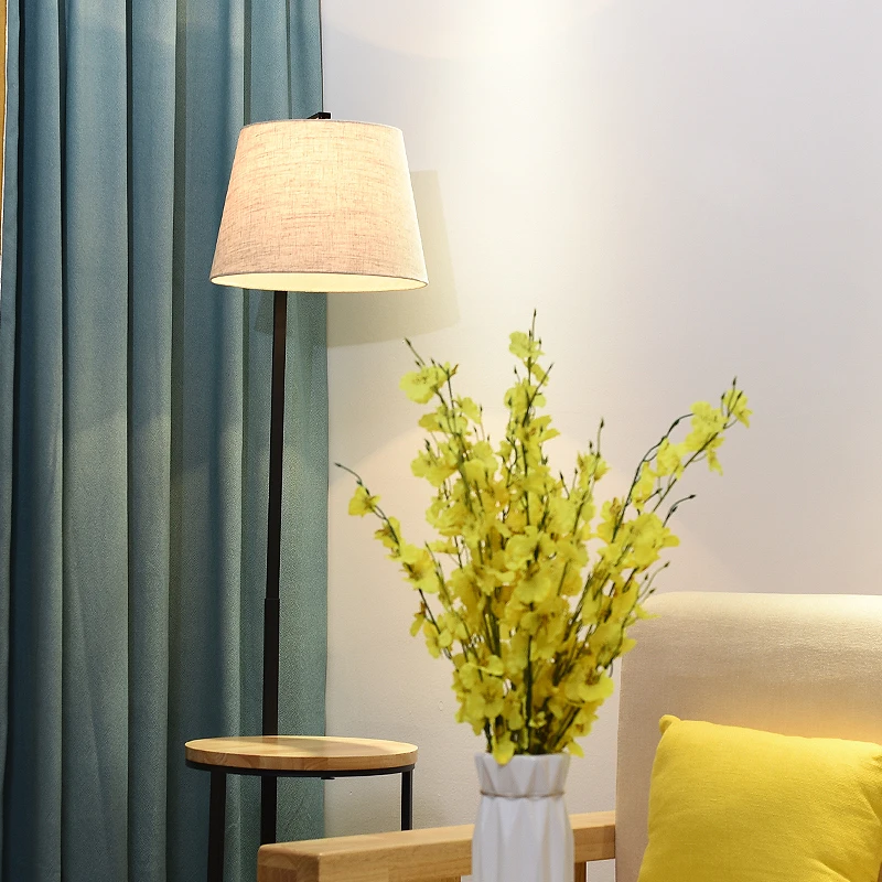 Led mūsdienu vienkāršas grīdas lampa stāv lampas mākslas apdare ziemeļvalstu stila dzīvojamā istaba, guļamistaba, kabinets gaismas