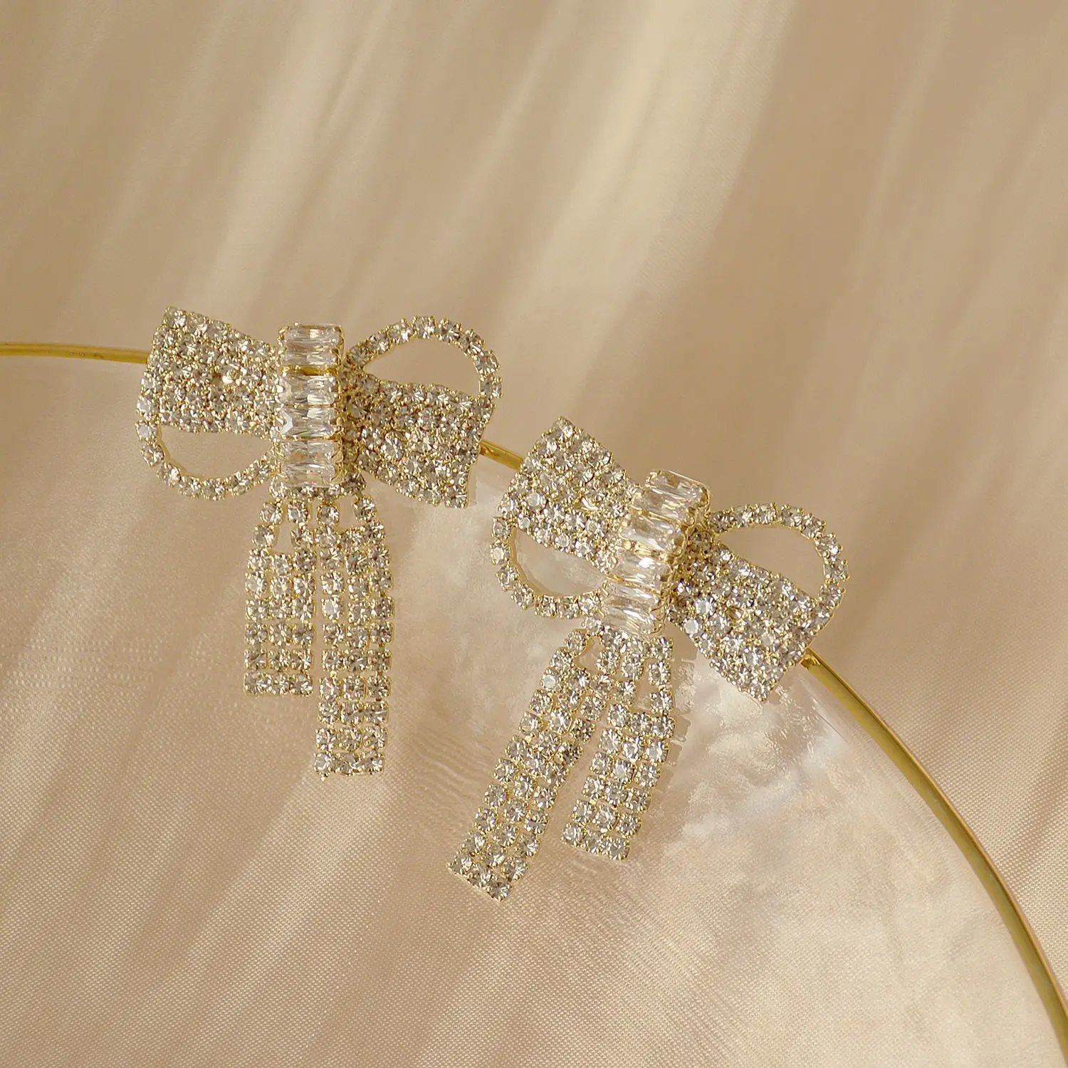 14k nekustamā zelta pārklājumu modes rotaslietas kristāla auskari sievieti brīvdienu puse elegantā auskars